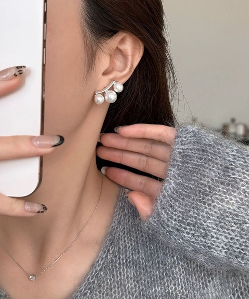 LA VORAGINE(ラ ヴォラジネ)の「フロー3粒パールピアス 金属アレルギー対応(ピアス(両耳用)・レディース・ゴールド/シルバー・FREE)」の19枚目の写真