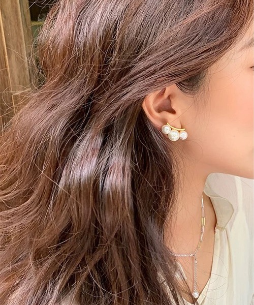 LA VORAGINE(ラ ヴォラジネ)の「フロー3粒パールピアス 金属アレルギー対応(ピアス(両耳用)・レディース・ゴールド/シルバー・FREE)」の18枚目の写真