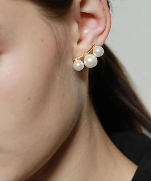 LA VORAGINE(ラ ヴォラジネ)の「フロー3粒パールピアス 金属アレルギー対応(ピアス(両耳用)・レディース・ゴールド/シルバー・FREE)」の16枚目の写真