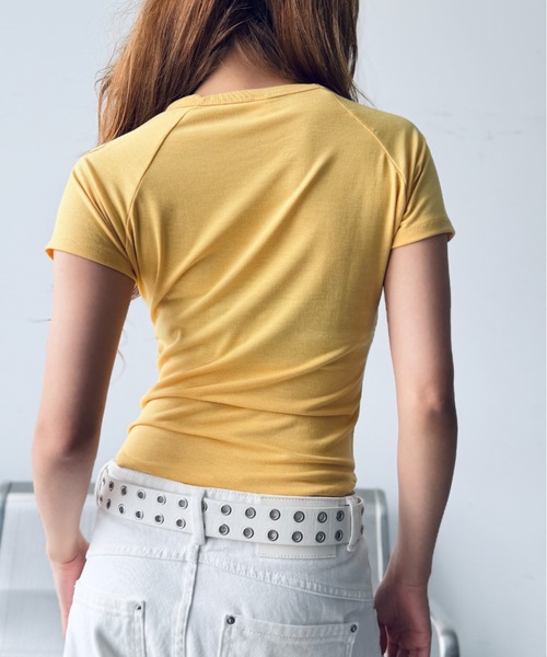 Y2K SYNAPSE FACTORY（ワイツーケー シナプスファクトリー）の「【Y2Kガール】ピタTシャツ（Tシャツ/カットソー・レディース・イエロー/ホワイト・FREE）」の3枚目の写真