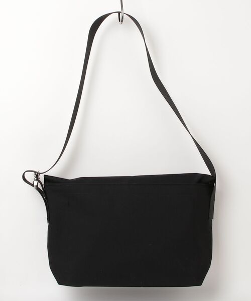 De Martini(ディ マティーニ)の「De Martini MESSENGER V2 (MEDIUM) (DM3601)(ショルダーバッグ・メンズ・ネイビー/ブラック系その他/ブラック・FREE)」の11枚目の写真