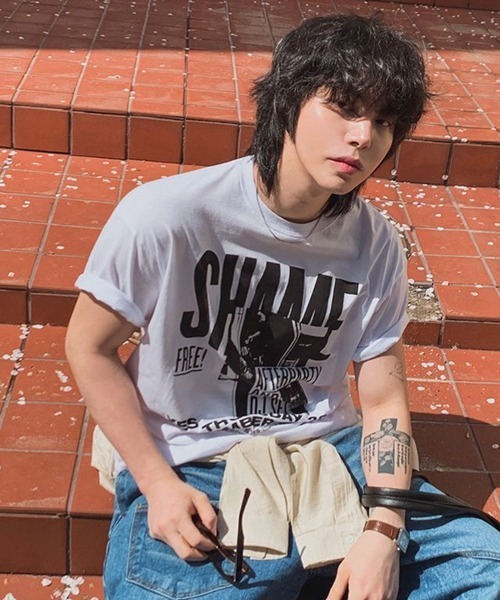 NOWLE(ノウル)の「【NOWLE】グランジ パンク グラフィックTシャツ 半袖 / バンドT風 ルーズT(Tシャツ/カットソー・メンズ・ホワイト・LARGE/MEDIUM/X-LARGE)」の2枚目の写真