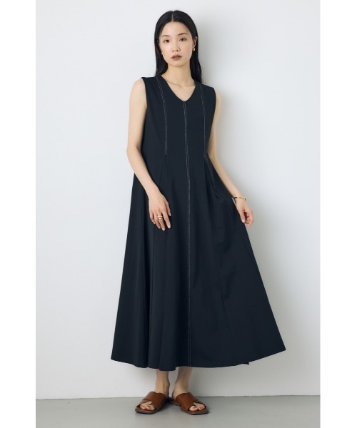 AZUL by moussy(アズールバイマウジー)の「【身長/骨格別着用画像あり】ステッチフレアカットワンピース 春服 夏服 ノースリーブ(ワンピース・レディース・ライトグレー/ブルー/ブラック・MEDIUM/SMALL)」の1枚目の写真