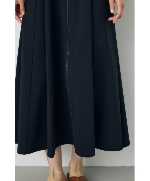 AZUL by moussy(アズールバイマウジー)の「【身長/骨格別着用画像あり】ステッチフレアカットワンピース 春服 夏服 ノースリーブ(ワンピース・レディース・ライトグレー/ブルー/ブラック・MEDIUM/SMALL)」の11枚目の写真