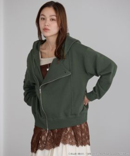 earth music&ecology（アースミュージックアンドエコロジー）の「進撃の巨人 調査兵団イメージ パーカー（パーカー・レディース・グリーン・L/M）」の3枚目の写真