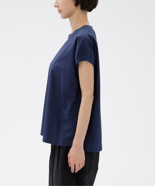 MHL.(エムエイチエル)の「GARMENT DYED COTTON POPLIN(シャツ/ブラウス・レディース・ネイビー/オフホワイト・2/1)」の5枚目の写真