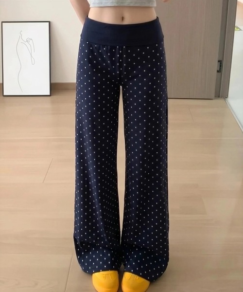 yuue' ( wear )(ユーイ)の「ドット柄ハイウエストセミフレアパンツ(その他パンツ・レディース・グレー/ネイビー/ブラウン・FREE)」の1枚目の写真