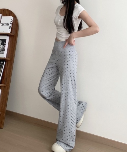 yuue' ( wear )(ユーイ)の「ドット柄ハイウエストセミフレアパンツ(その他パンツ・レディース・グレー/ネイビー/ブラウン・FREE)」の6枚目の写真