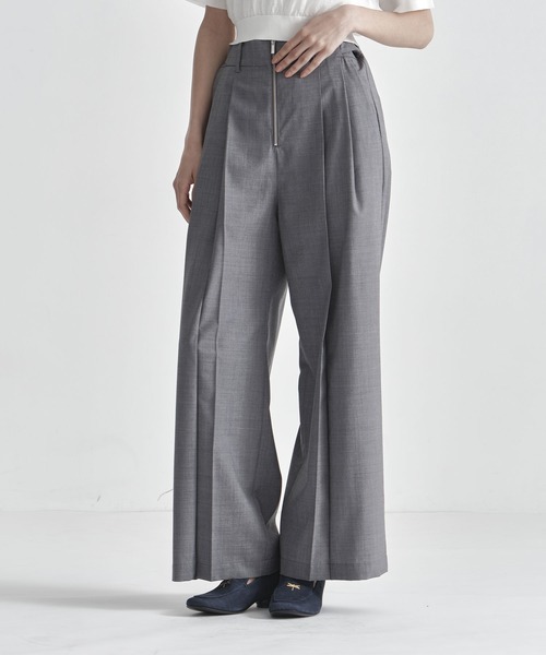 THE TOKYO(ザトウキョウ)の「【THE TOKYO/ザトウキョウ】Front Zip Tuck Pants/SUPER100 サマーウール/フロントジップタックパンツ/ワイドストレートパンツ(その他パンツ・レディース・グレー/ネイビー・1/2)」の2枚目の写真