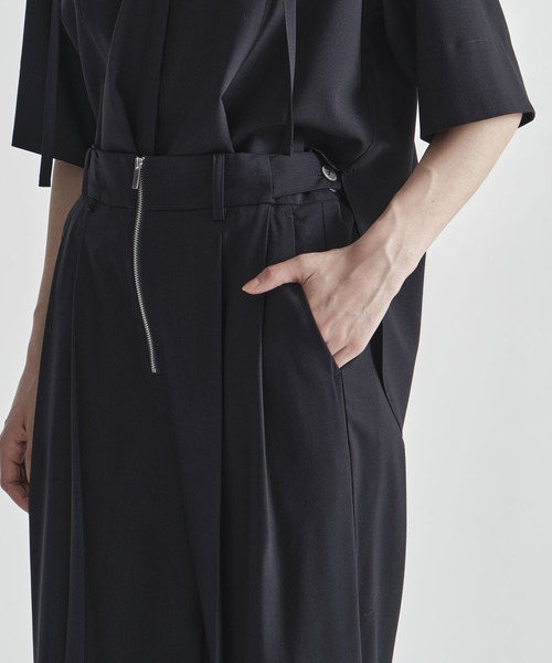 THE TOKYO(ザトウキョウ)の「【THE TOKYO/ザトウキョウ】Front Zip Tuck Pants/SUPER100 サマーウール/フロントジップタックパンツ/ワイドストレートパンツ(その他パンツ・レディース・グレー/ネイビー・1/2)」の15枚目の写真