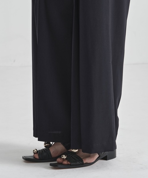 THE TOKYO(ザトウキョウ)の「【THE TOKYO/ザトウキョウ】Front Zip Tuck Pants/SUPER100 サマーウール/フロントジップタックパンツ/ワイドストレートパンツ(その他パンツ・レディース・グレー/ネイビー・1/2)」の14枚目の写真