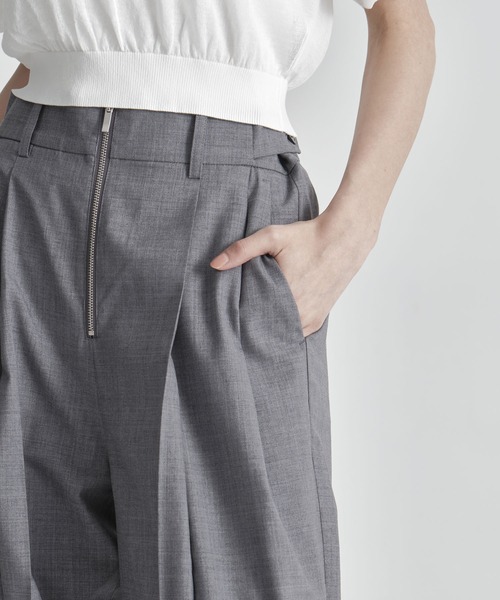 THE TOKYO(ザトウキョウ)の「【THE TOKYO/ザトウキョウ】Front Zip Tuck Pants/SUPER100 サマーウール/フロントジップタックパンツ/ワイドストレートパンツ(その他パンツ・レディース・グレー/ネイビー・1/2)」の6枚目の写真