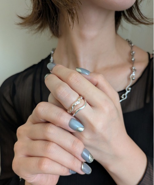 styiro(スタイロ)の「ニュアンスウェーブメタル クリアリング アクリル×メタルリングセット(リング・レディース・シルバー/ゴールド・FREE)」の5枚目の写真