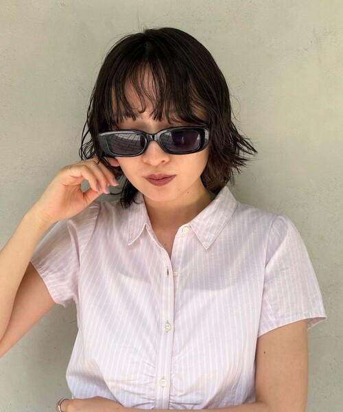 fredy emue(フレディエミュ)の「スリムスクエアサングラス(サングラス・レディース・ブラック・FREE)」の3枚目の写真