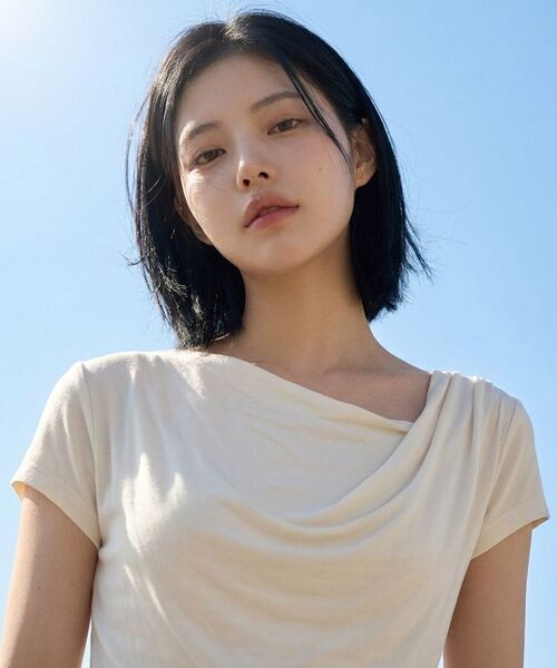 BIBYSEOB（バイバイソプ）の「ツイストドレープTシャツホワイト[T62]（Tシャツ/カットソー・レディース・ホワイト・FREE）」の6枚目の写真