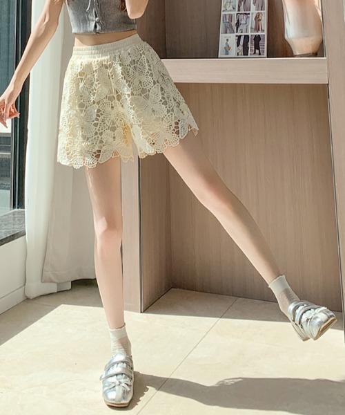 Aelina(エリナ)の「ジャカードパンチングレースショートパンツ(その他パンツ・レディース・ホワイト/ブラック/ベージュ・FREE)」の19枚目の写真