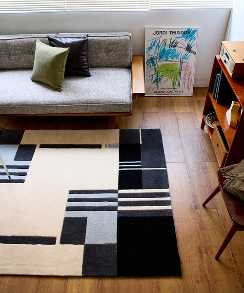 ACME FURNITURE(アクメファニチャー)の「MIDCITY RUG 120x160 ミッドシティ ラグ(ラグ/マット・レディース・ブラック・FREE)」の6枚目の写真