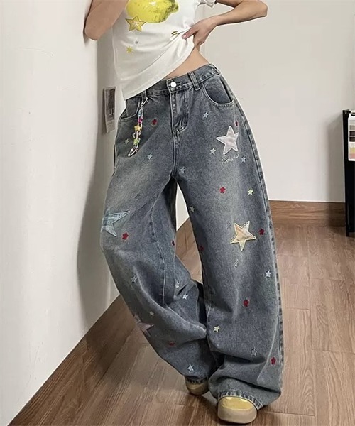 FREE STYLISTS(フリー スタイリスト)の「星刺繍ワイドシルエットデニムパンツ(デニムパンツ・レディース・ライトブルー・L/XL/M/S)」の5枚目の写真
