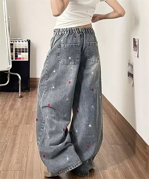 FREE STYLISTS(フリー スタイリスト)の「星刺繍ワイドシルエットデニムパンツ(デニムパンツ・レディース・ライトブルー・L/XL/M/S)」の7枚目の写真