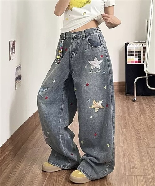 FREE STYLISTS(フリー スタイリスト)の「星刺繍ワイドシルエットデニムパンツ(デニムパンツ・レディース・ライトブルー・L/XL/M/S)」の6枚目の写真
