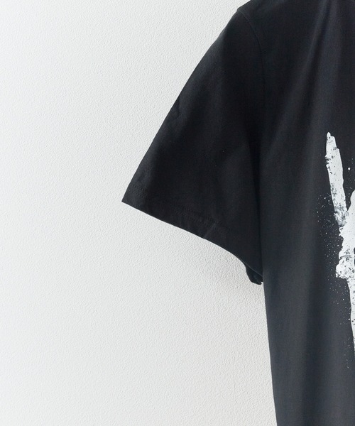 ROOPTOKYO(ループトウキョウ)の「KORN/コーン UNISEX T-SHIRT: STILL A FREAK (BLACK) (BACK PRINT) バンドTシャツ プリントTシャツ 半袖 ロック ストリート メンズ レディース 秋 秋服 2026年秋冬(Tシャツ/カットソー・メンズ・ブラック・S/M/L/XL)」の5枚目の写真