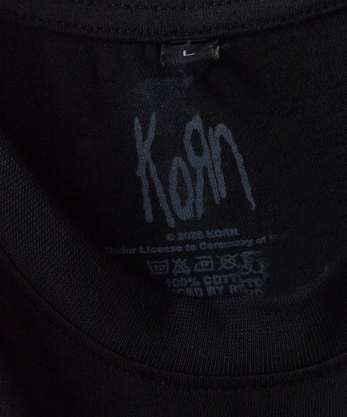 ROOPTOKYO(ループトウキョウ)の「KORN/コーン UNISEX T-SHIRT: STILL A FREAK (BLACK) (BACK PRINT) バンドTシャツ プリントTシャツ 半袖 ロック ストリート メンズ レディース 秋 秋服 2026年秋冬(Tシャツ/カットソー・メンズ・ブラック・S/M/L/XL)」の8枚目の写真