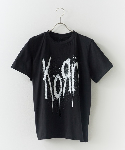 ROOPTOKYO(ループトウキョウ)の「KORN/コーン UNISEX T-SHIRT: STILL A FREAK (BLACK) (BACK PRINT) バンドTシャツ プリントTシャツ 半袖 ロック ストリート メンズ レディース 秋 秋服 2026年秋冬(Tシャツ/カットソー・メンズ・ブラック・S/M/L/XL)」の12枚目の写真
