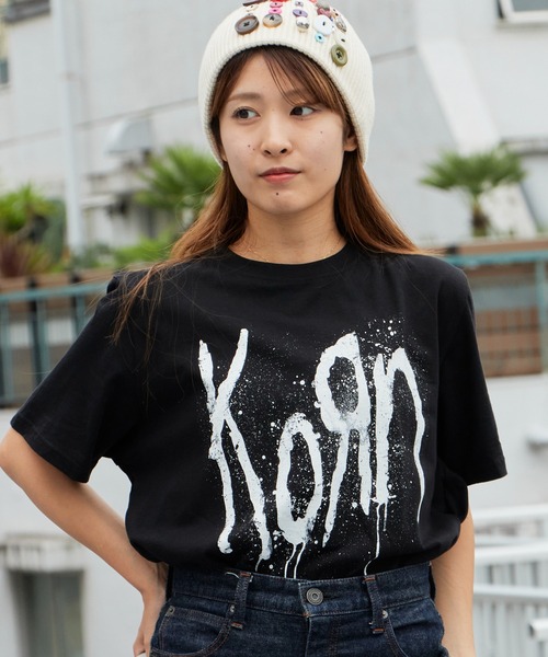 ROOPTOKYO(ループトウキョウ)の「KORN/コーン UNISEX T-SHIRT: STILL A FREAK (BLACK) (BACK PRINT) バンドTシャツ プリントTシャツ 半袖 ロック ストリート メンズ レディース 秋 秋服 2026年秋冬(Tシャツ/カットソー・メンズ・ブラック・S/M/L/XL)」の14枚目の写真