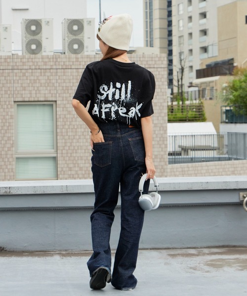 ROOPTOKYO(ループトウキョウ)の「KORN/コーン UNISEX T-SHIRT: STILL A FREAK (BLACK) (BACK PRINT) バンドTシャツ プリントTシャツ 半袖 ロック ストリート メンズ レディース 秋 秋服 2026年秋冬(Tシャツ/カットソー・メンズ・ブラック・S/M/L/XL)」の21枚目の写真