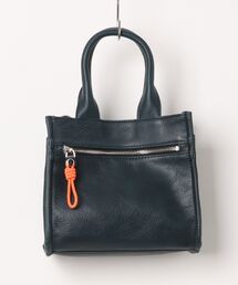 MANIUNO（マニウノ）の「MANIUNO(マニウノ) Oil leather　レザースクエアミニトート（S）（トートバッグ）」