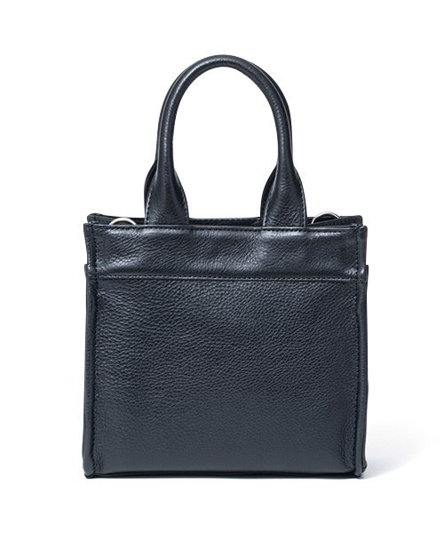 MANIUNO(マニウノ)の「MANIUNO(マニウノ) Oil leather レザースクエアミニトート(S)(トートバッグ・メンズ・ネイビー/ブラック・FREE)」の5枚目の写真