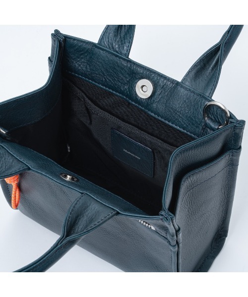 MANIUNO(マニウノ)の「MANIUNO(マニウノ) Oil leather レザースクエアミニトート(S)(トートバッグ・メンズ・ネイビー/ブラック・FREE)」の21枚目の写真