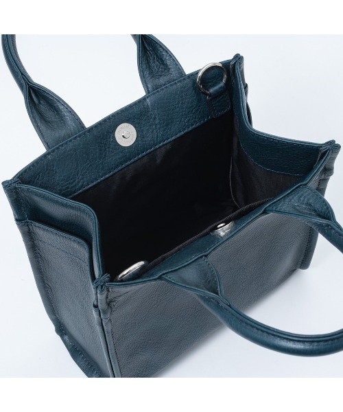 MANIUNO(マニウノ)の「MANIUNO(マニウノ) Oil leather レザースクエアミニトート(S)(トートバッグ・メンズ・ネイビー/ブラック・FREE)」の22枚目の写真