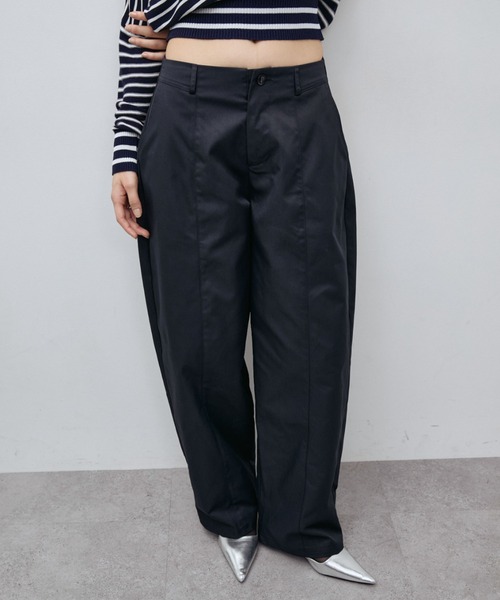 ELTONE(エルトーン)の「ローライズカーブパンツ(その他パンツ・レディース・ネイビー/ブラウン・SMALL/MEDIUM)」の1枚目の写真
