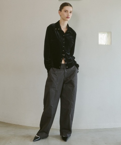 ELTONE(エルトーン)の「ローライズカーブパンツ(その他パンツ・レディース・ネイビー/ブラウン・SMALL/MEDIUM)」の9枚目の写真