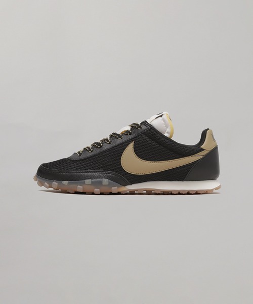 NIKE(ナイキ)の「NIKE WAFFLE RACER SE IM8673-002(スニーカー・メンズ・ブラック・25.5cm/29cm/28.5cm/28cm/27.5cm/27cm/26cm/25cm/24.5cm/24cm/26.5cm)」の1枚目の写真