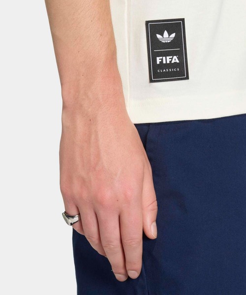 adidas(アディダス)の「アーカイブ カントリー フラッグ Tシャツ / アディダスオリジナルス adidas Originals(Tシャツ/カットソー・メンズ・ホワイト・XX-LARGE/3XL/LARGE/MEDIUM/SMALL/X-LARGE/X-SMALL)」の7枚目の写真