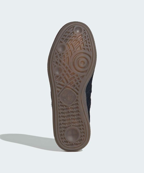 adidas（アディダス）の「HANDBALL SPEZIAL LOAFER / ハンドボール スペツィアル ローファー スニーカー / アディダスオリジナルス adidas Originals（ローファー・レディース・ブラック・30.0cm/22.0cm/22.5cm/23.0cm/23.5cm/24.0cm/30.5cm/31cm/27.5cm/28.0cm/28.5cm/29.0cm/29.5cm/24.5cm/25.0cm/25.5cm/26.0cm/26.5cm/27.0cm）」の4枚目の写真