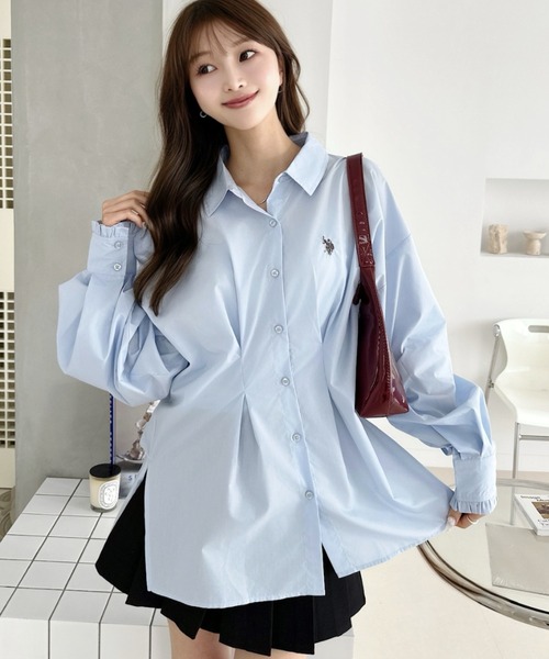 U.S. POLO ASSN.(ユーエスポロアッスン)の「【Ada.別注 U.S. POLO ASSN.】 オーバーサイズ ウエストタック デザイン ミドル丈 シャツ(シャツ/ブラウス・レディース・ブルー/チャコール/ホワイト・M/S)」の5枚目の写真