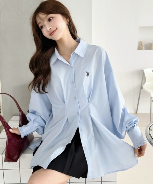 U.S. POLO ASSN.(ユーエスポロアッスン)の「【Ada.別注 U.S. POLO ASSN.】 オーバーサイズ ウエストタック デザイン ミドル丈 シャツ(シャツ/ブラウス・レディース・ブルー/チャコール/ホワイト・M/S)」の4枚目の写真