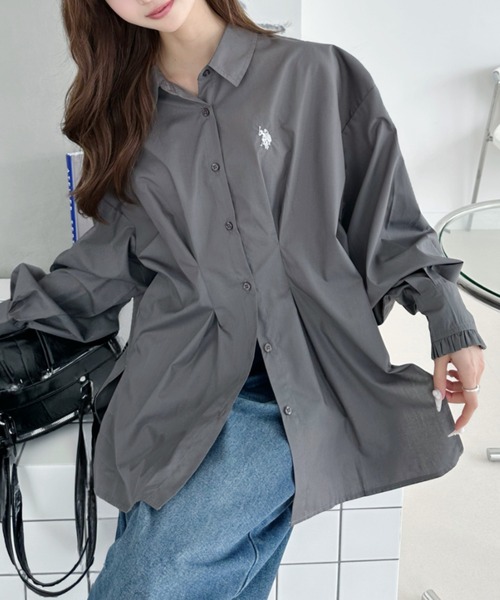 U.S. POLO ASSN.(ユーエスポロアッスン)の「【Ada.別注 U.S. POLO ASSN.】 オーバーサイズ ウエストタック デザイン ミドル丈 シャツ(シャツ/ブラウス・レディース・ブルー/チャコール/ホワイト・M/S)」の19枚目の写真