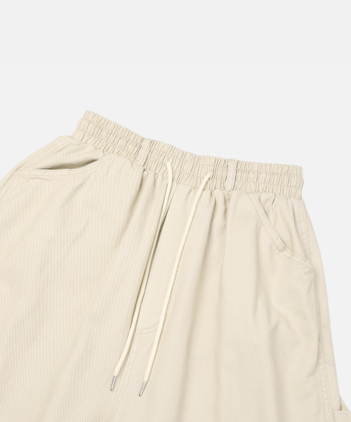 And Again(アンドアゲイン)の「Soft Carpenter Bermuda Pants(その他パンツ・レディース・アイボリー/ブラウン/カーキ/ブラック・FREE)」の11枚目の写真