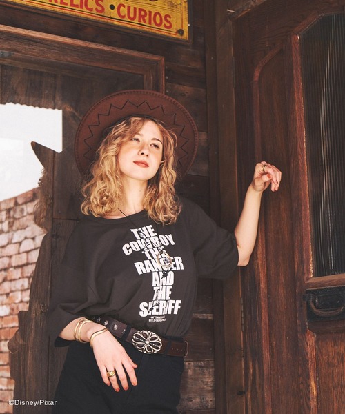 GLOBAL WORK(グローバルワーク)の「TOY STORY 5(トイ・ストーリー5)/ヘビロッTEE/812422(Tシャツ/カットソー・レディース・チャコールグレー/ホワイト系その他3/ホワイト系その他2/ブラック・SMALL/MEDIUM/LARGE)」の5枚目の写真