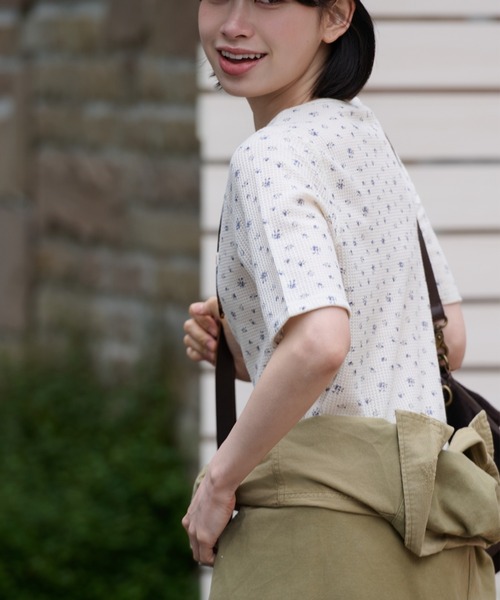 JEMORGAN(ジェーイーモーガン)の「ワッフルフラワー柄 ハーフスリーブヘンリーT(パック入)(Tシャツ/カットソー・レディース・ブラック/ネイビー/パープル/スカイブルー/ピンク・FREE)」の6枚目の写真