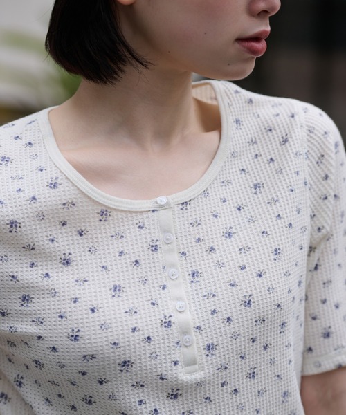 JEMORGAN(ジェーイーモーガン)の「ワッフルフラワー柄 ハーフスリーブヘンリーT(パック入)(Tシャツ/カットソー・レディース・ブラック/ネイビー/パープル/スカイブルー/ピンク・FREE)」の7枚目の写真