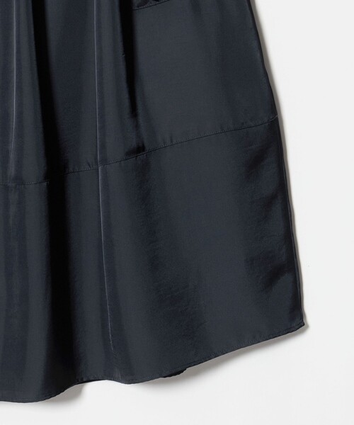 UNITED ARROWS(ユナイテッドアローズ)の「シルクライク ティアード スカート ‐ウォッシャブル‐(スカート・レディース・ネイビー/その他1・36/38)」の17枚目の写真