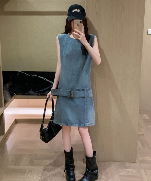 Aelina（エリナ）の「リラックスノースリーブデニムワンピース（ワンピース・レディース・ブルー・S/M/L）」の7枚目の写真