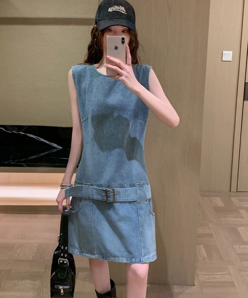 Aelina（エリナ）の「リラックスノースリーブデニムワンピース（ワンピース・レディース・ブルー・S/M/L）」の6枚目の写真