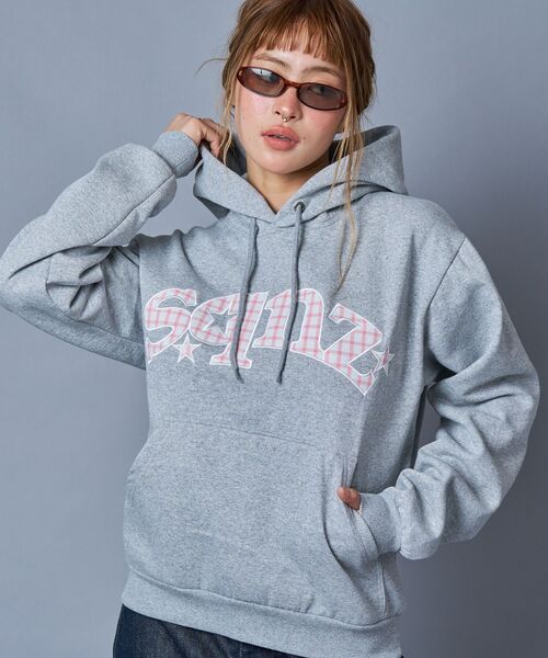 SEQUENZ(シークエンズ)の「※WEB限定 / チェック柄ワッペン / 短丈裏起毛ジップパーカー / sqnzgingham applique pk(パーカー・メンズ・ブラック/ブルー/ライトピンク/ブラウン・SMALL/MEDIUM/LARGE)」の5枚目の写真