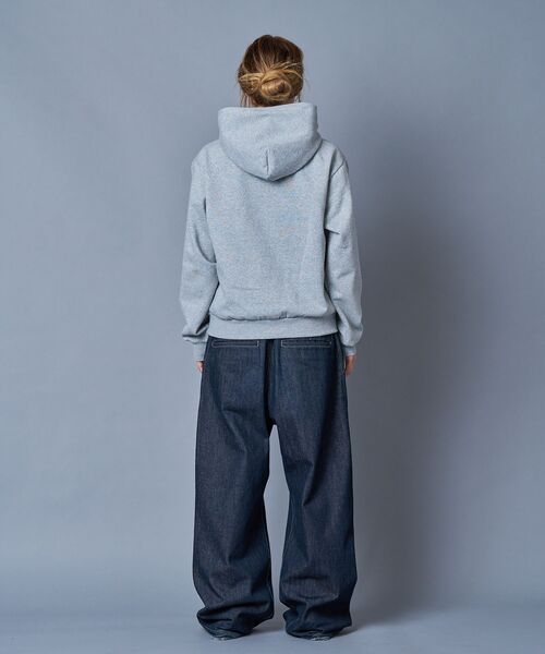SEQUENZ(シークエンズ)の「※WEB限定 / チェック柄ワッペン / 短丈裏起毛ジップパーカー / sqnzgingham applique pk(パーカー・メンズ・ブラック/ブルー/ライトピンク/ブラウン・SMALL/MEDIUM/LARGE)」の12枚目の写真